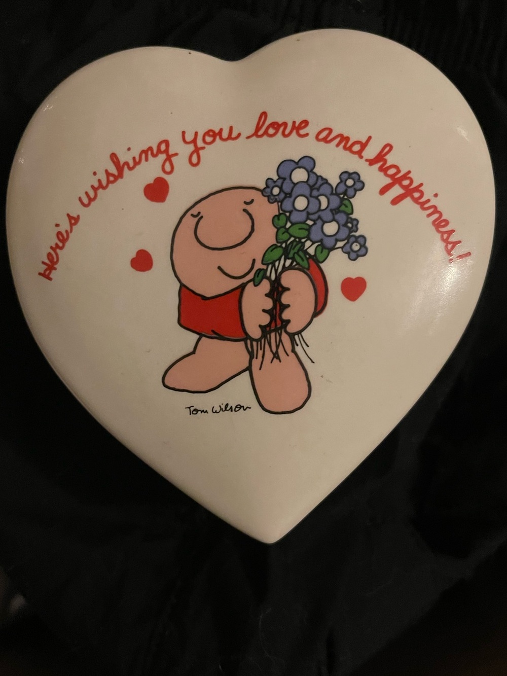 Ziggy Vintage Heart-Shaped Ceramic Keepsake in White and Red